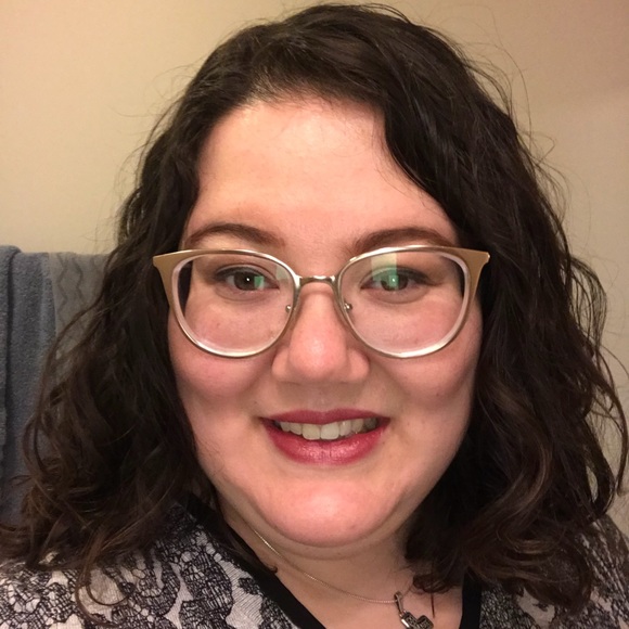 Meet your Posher, Gloria - Picture 1 of 1